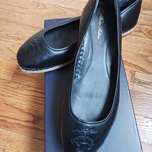 NWT Womans black leather espadril size 7, by Brooks Brothers